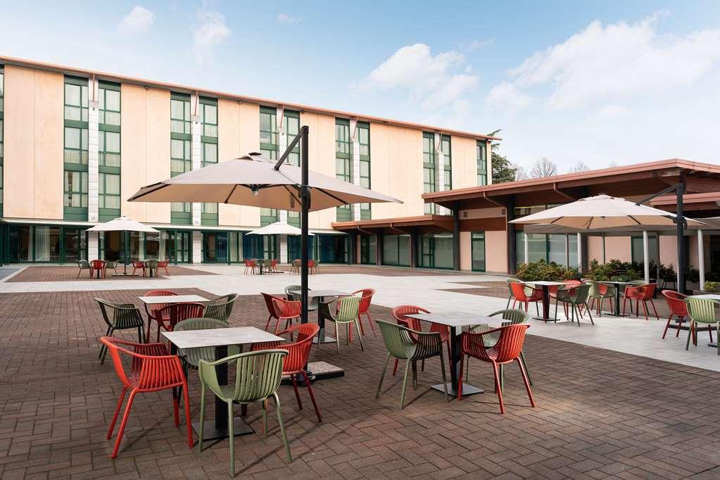 Doubletree By Hilton Milan Malpensa Solbiate Olona Hotel Екстериор снимка